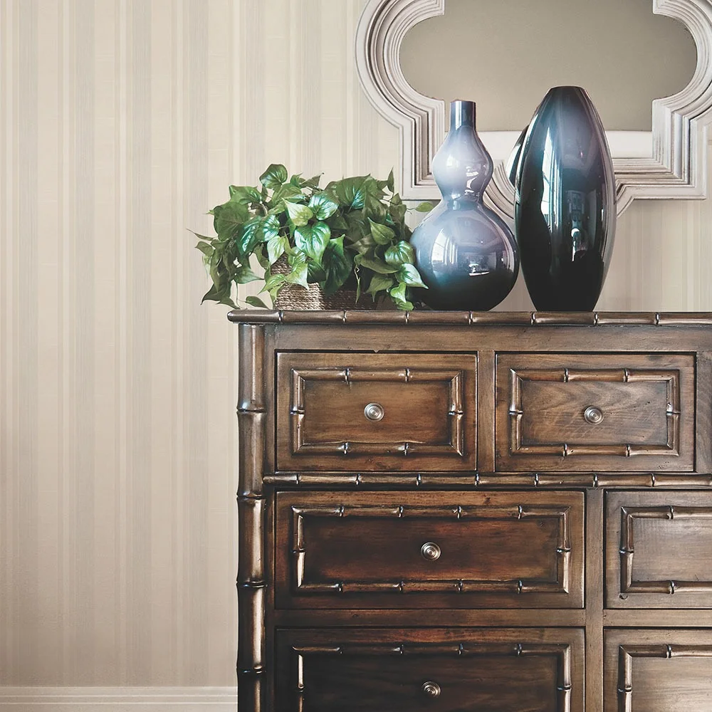 Galerie Wallcoverings Mansion II G67620 Tapet Silk Stripe Vit/grå/beige